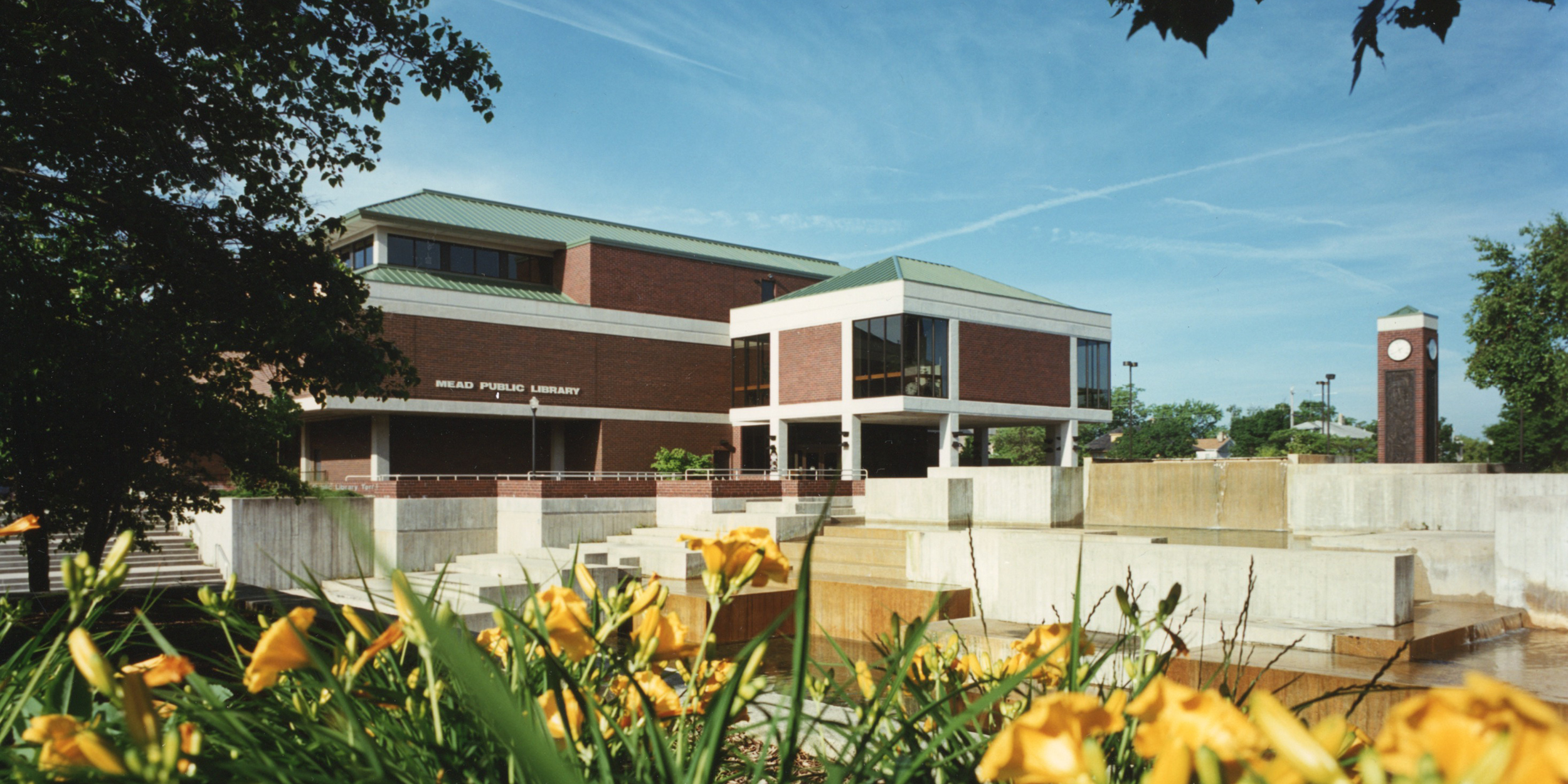 A photo of Mead Public Library in 1998.