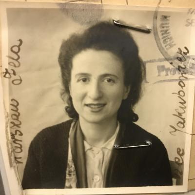 Holocaust survivor Fela Warschau travel document photo