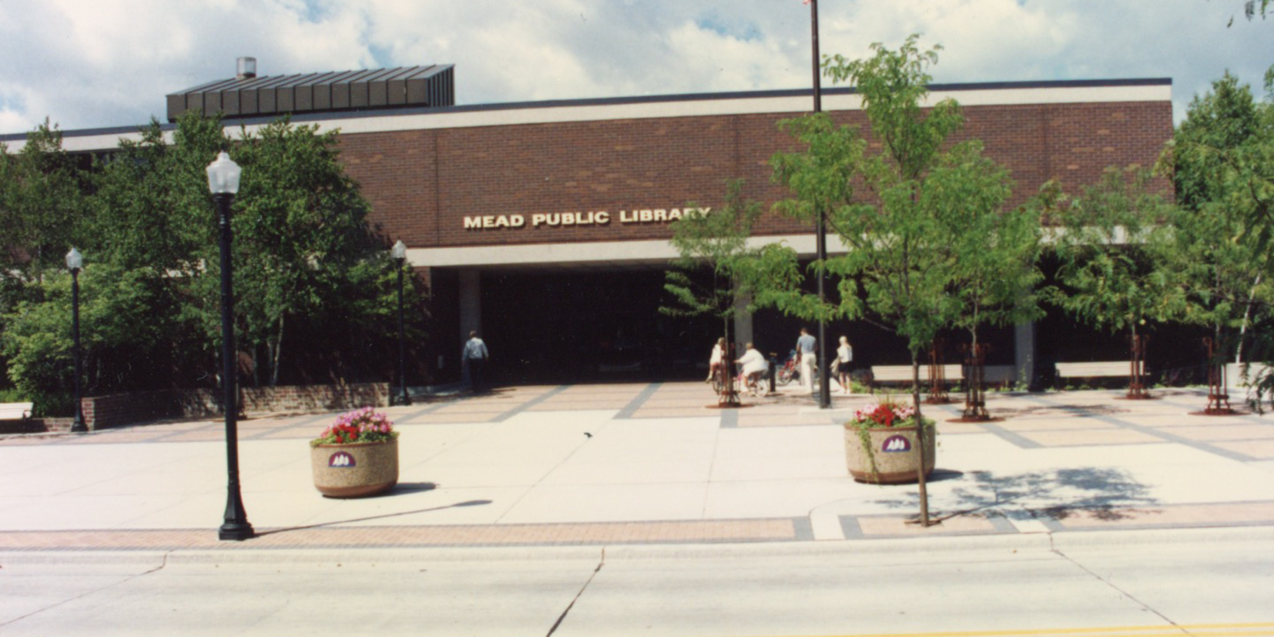 A photo of Mead Public Library in 1995.