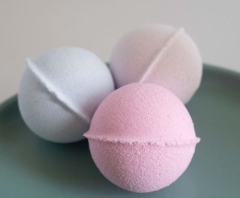 3 bath bombs